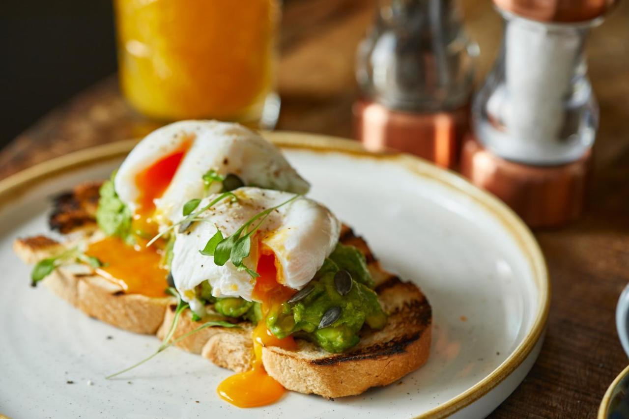 The Bower Inn ブリッジウォーター エクステリア 写真 Avocado on toast with a poached egg