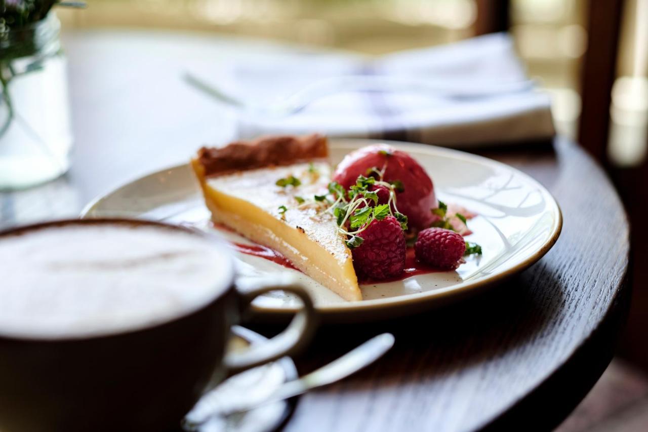 The Bower Inn ブリッジウォーター エクステリア 写真 A dessert at the restaurant