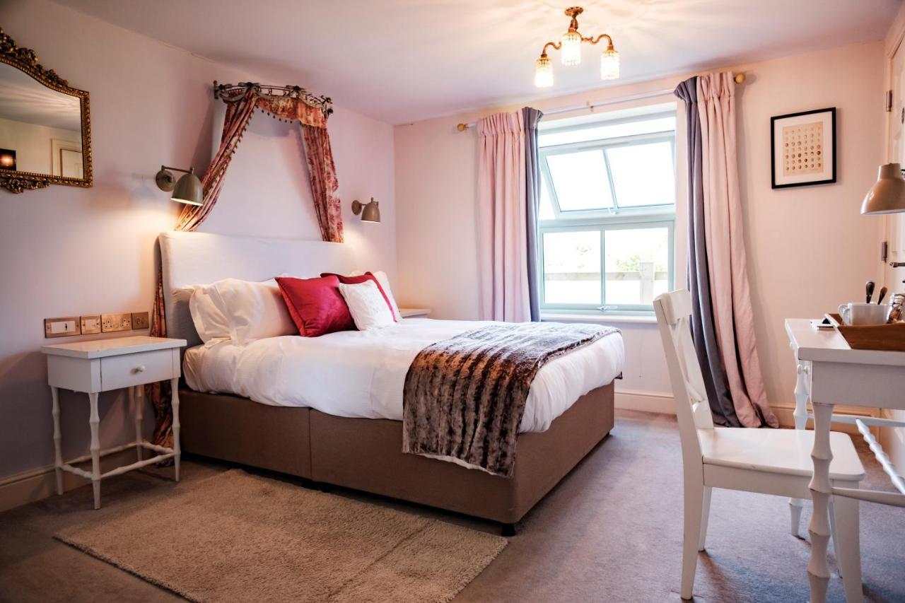 The Bower Inn ブリッジウォーター エクステリア 写真 A bedroom at The Old Vicarage Hotel